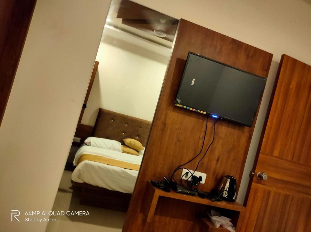 Hotel Sai Krupa Ahmedabad Eksteriør billede