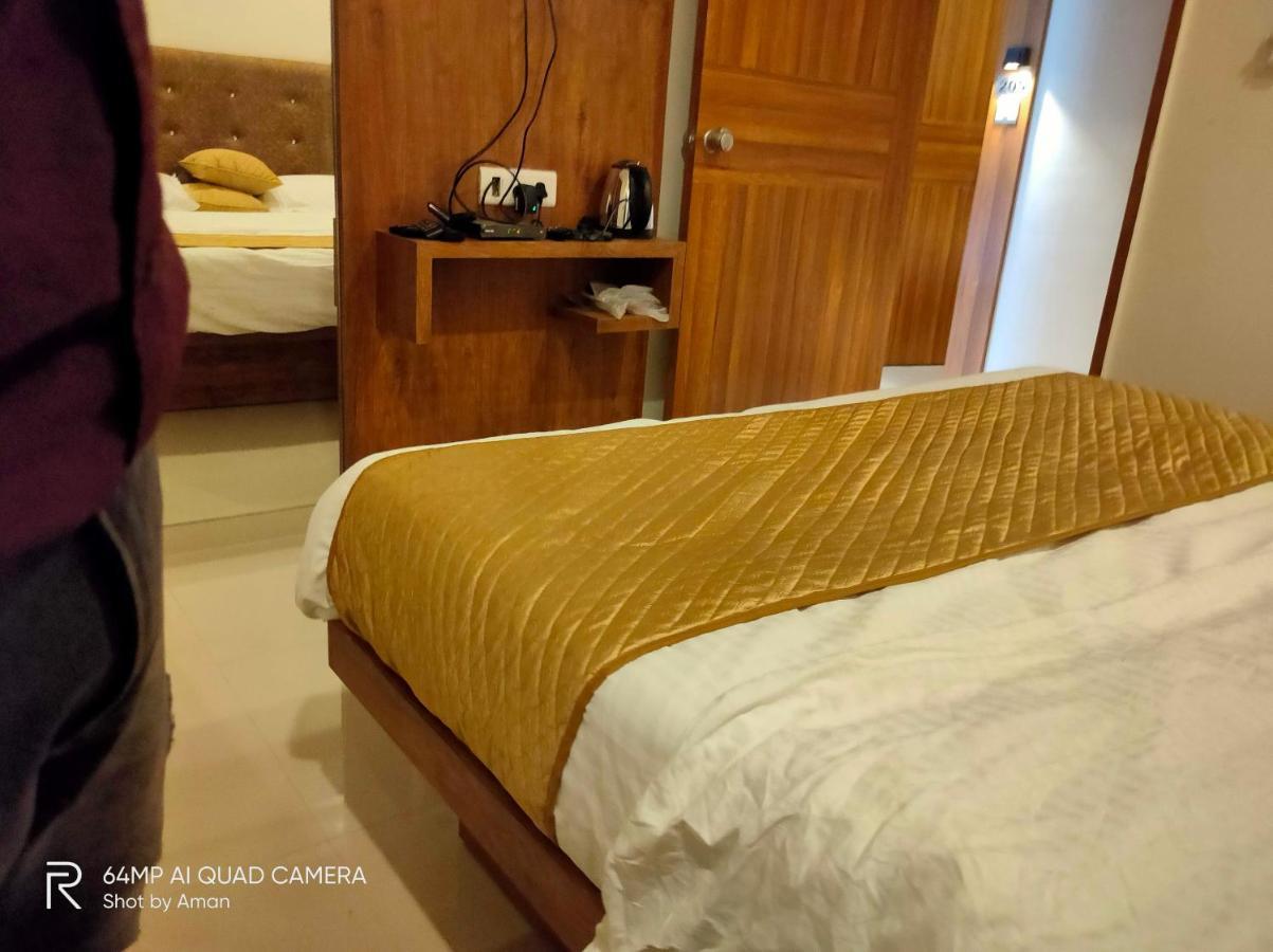 Hotel Sai Krupa Ahmedabad Eksteriør billede