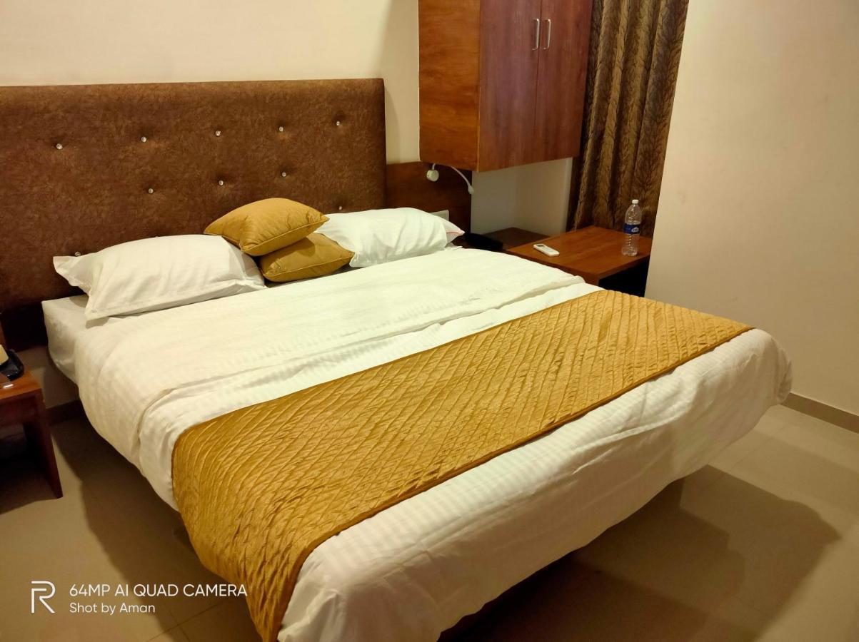 Hotel Sai Krupa Ahmedabad Eksteriør billede